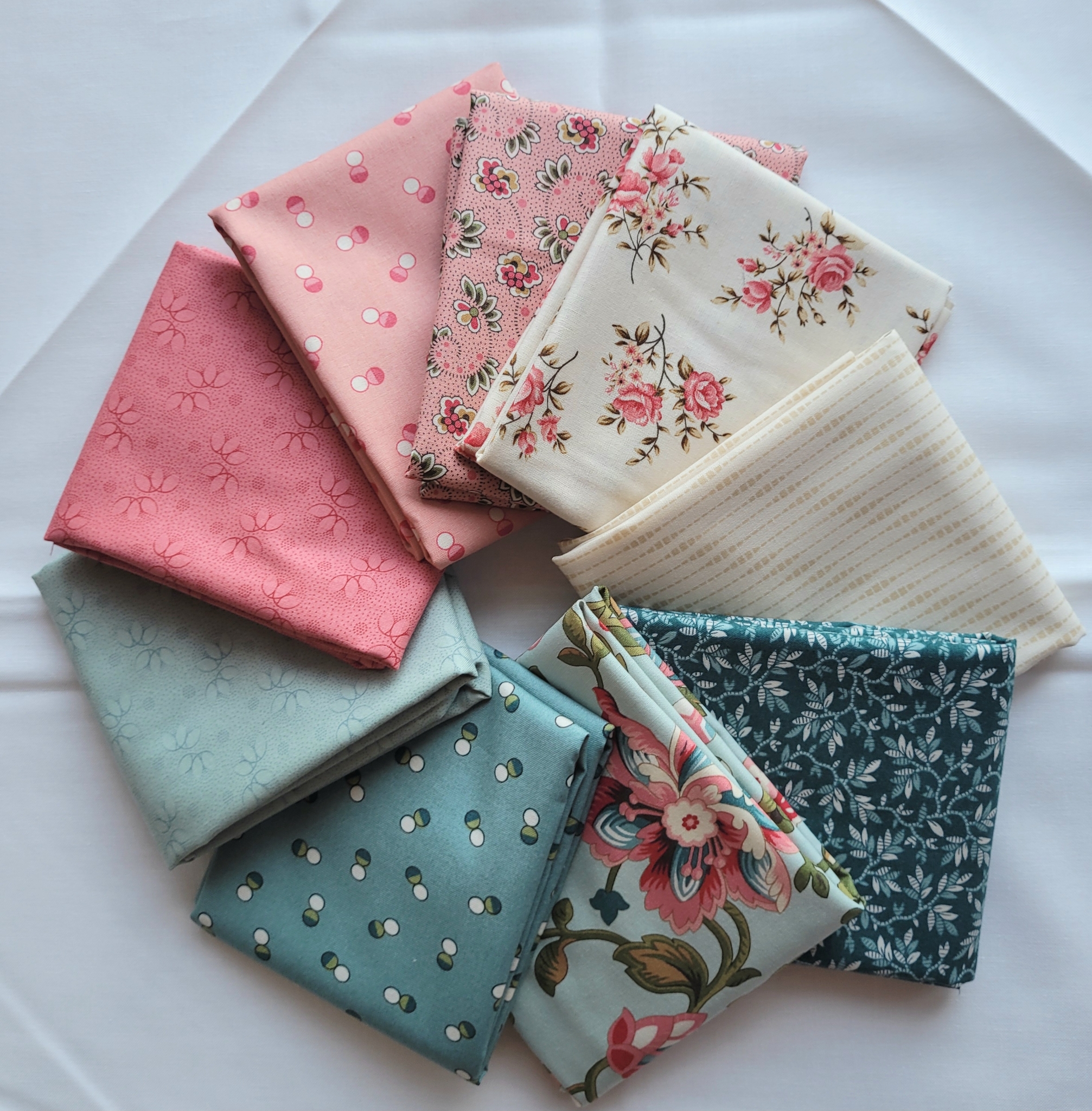 Pacchetto 9 fat quarters Collections for a cause Unity Moda Fabrics C