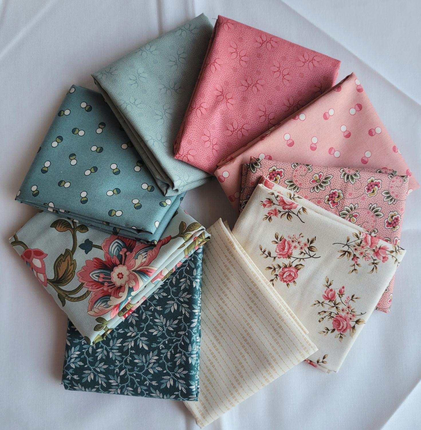 Pacchetto 9 fat quarters Collections for a cause Unity Moda Fabrics C