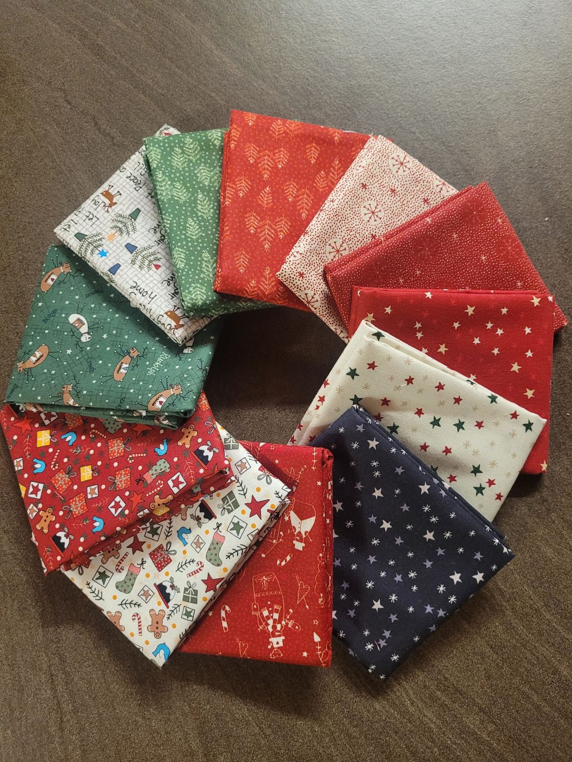 Christmas Traditions by Lynette Anderson pacchetto fat quarters