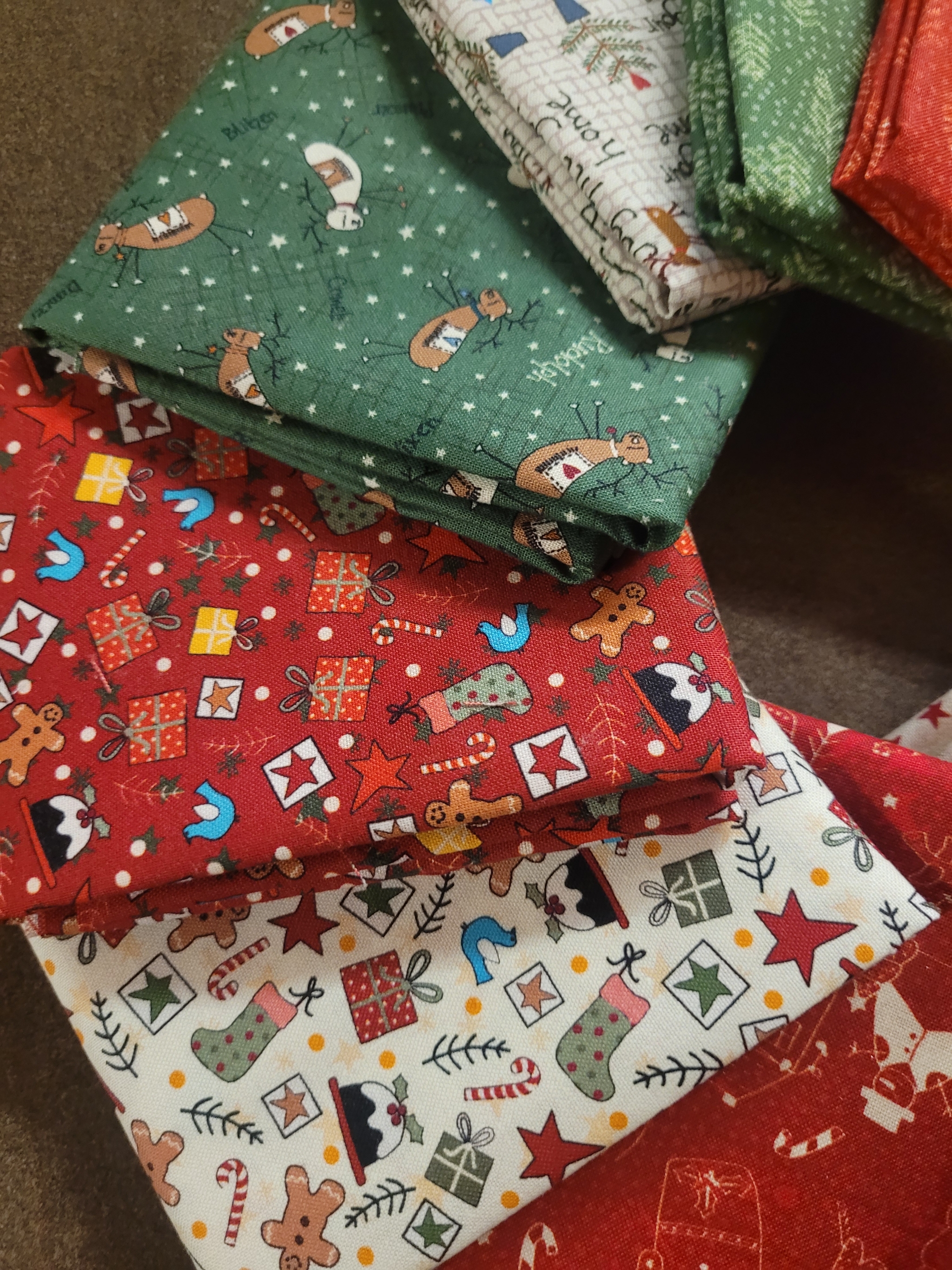 Christmas Traditions by Lynette Anderson pacchetto fat quarters