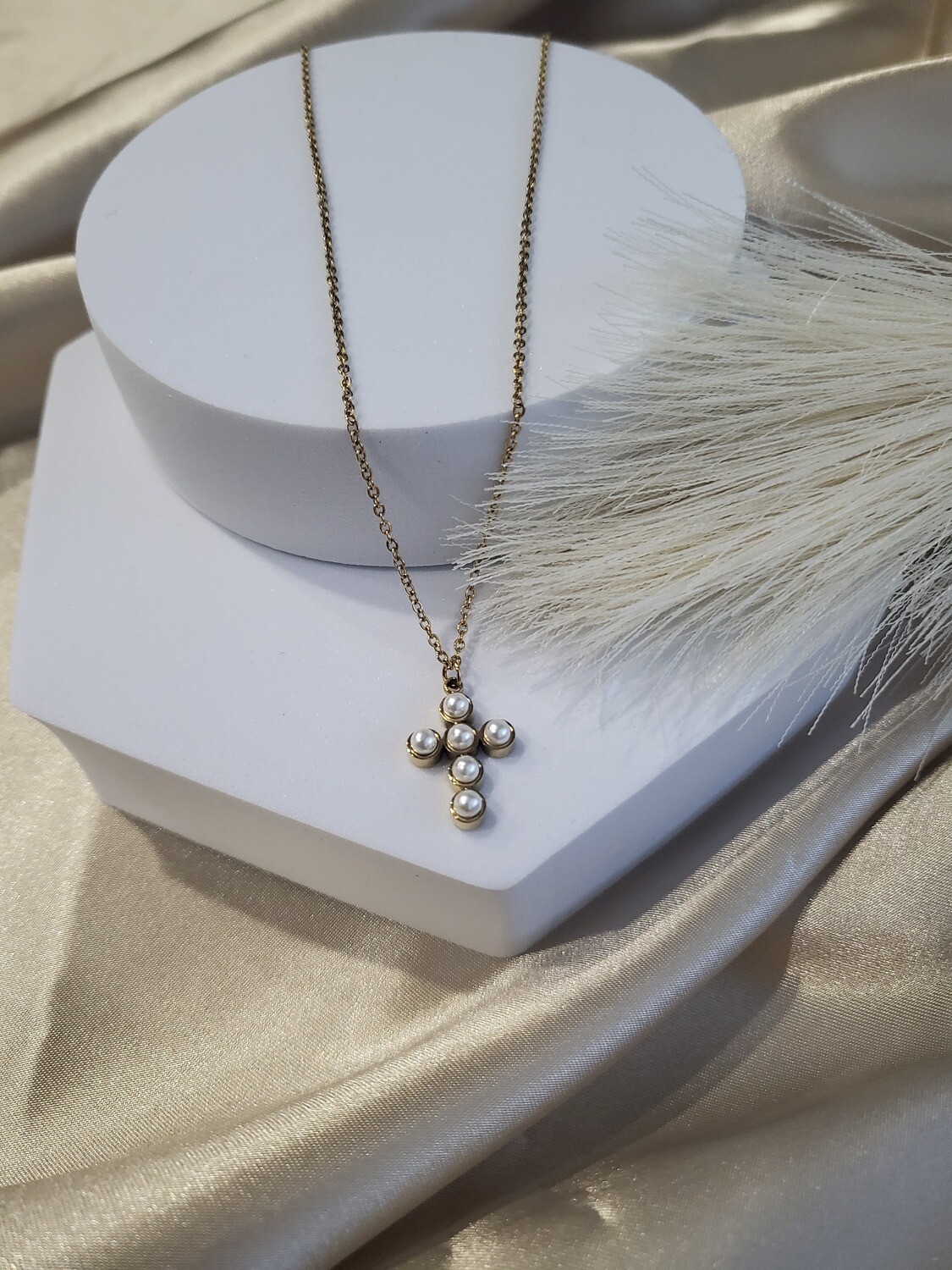 ♡Esperanza Pearl Cross Necklace