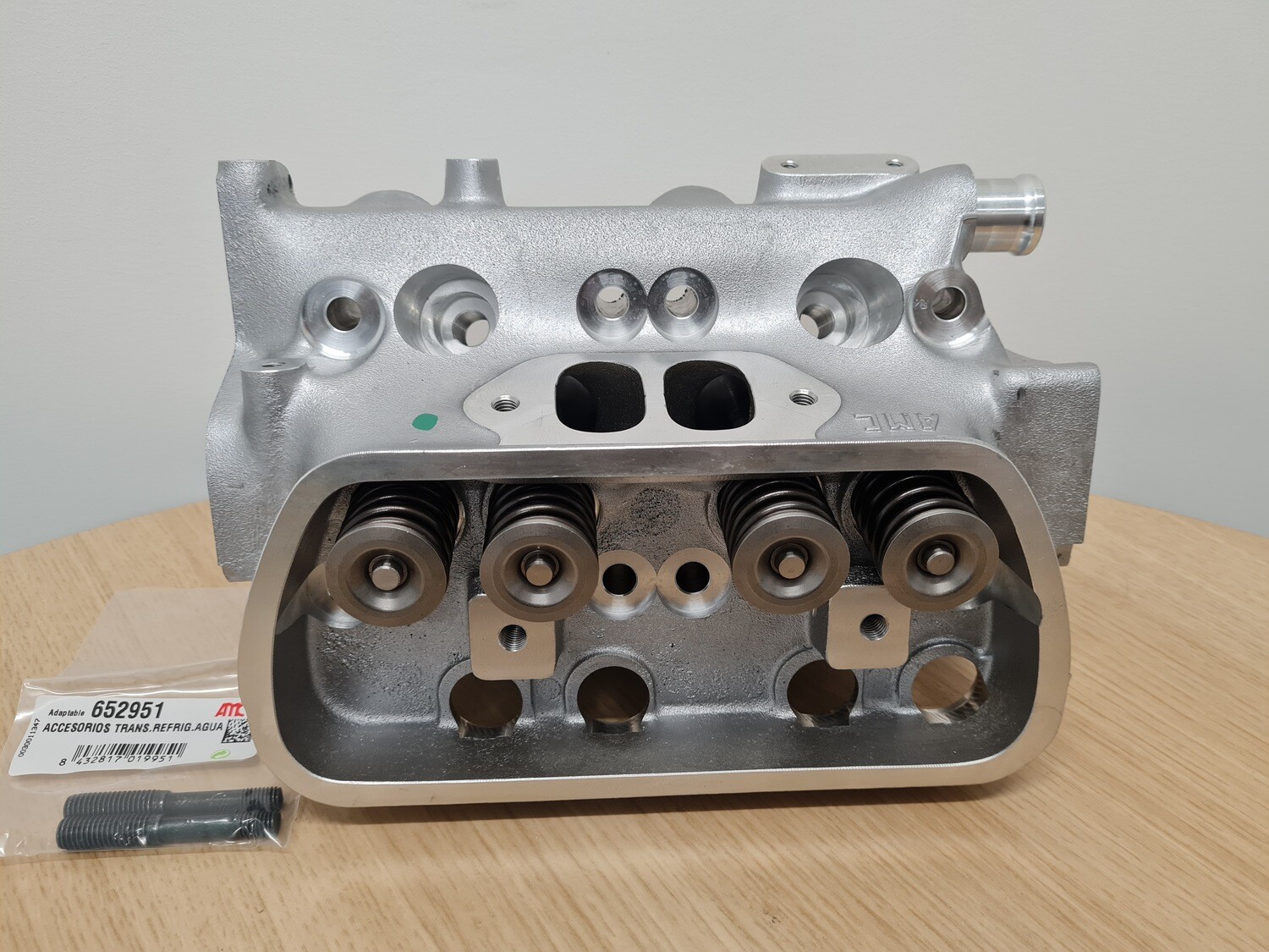 Waterboxer 1.9-2.1 Cylinder Head, Complete