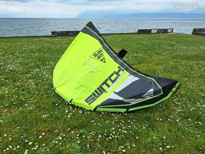 Aile de kitesurf 3m Switch Element neuf, essayé une fois sur la plage par vent faible.