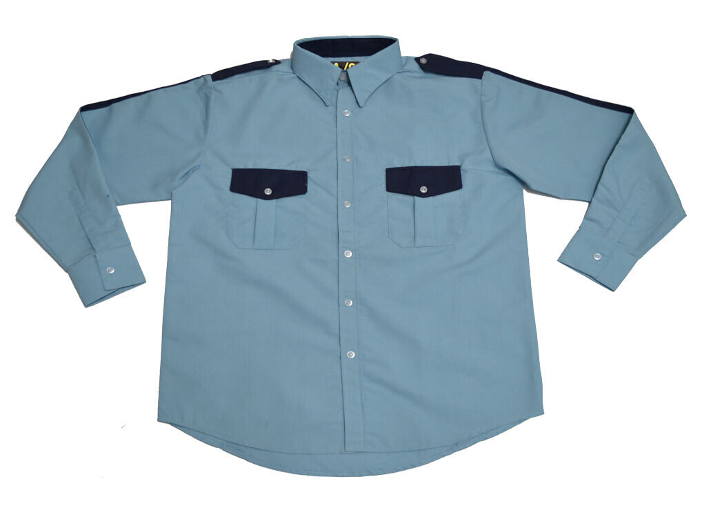 Camisa azul cielo combinada con azul marino manga larga