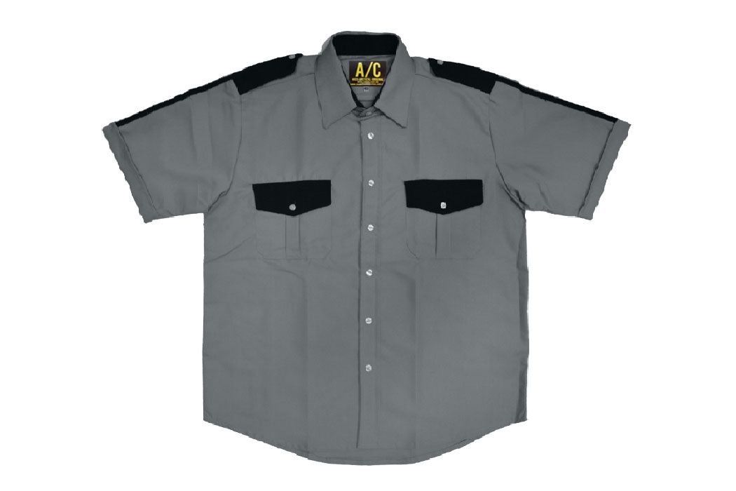 Camisa gris perla combinada con negro manga corta