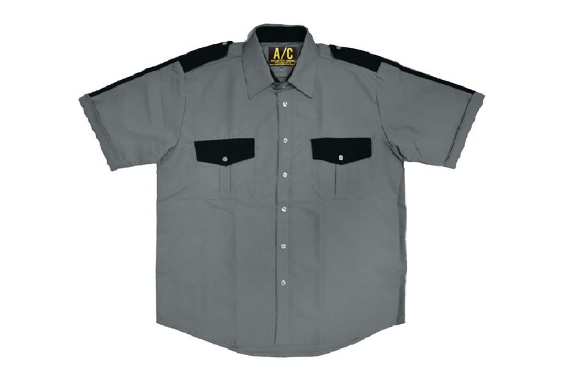 Camisa gris perla combinada con negro manga corta