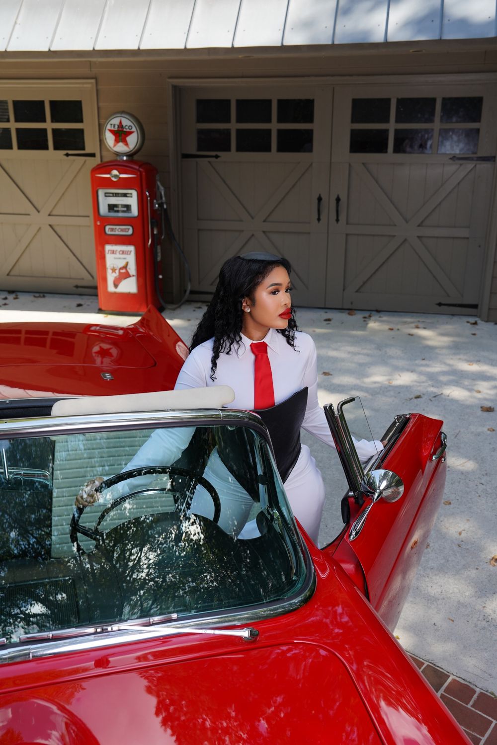 Business jumper w/red Tie