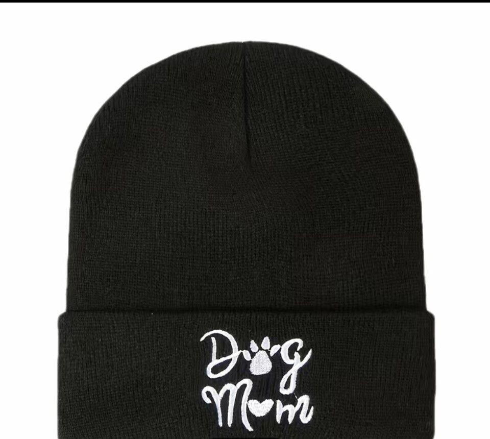 Dog Mom Beanie Black