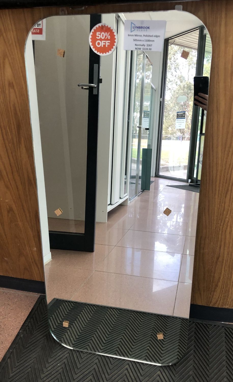 Frameless mirror with radius corners