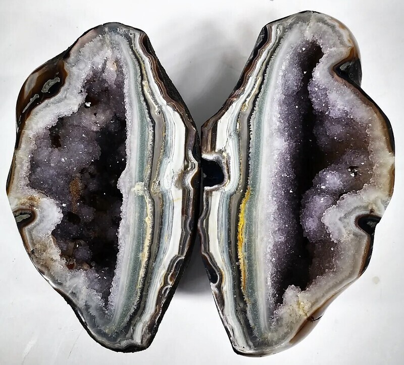 Big geode amethyst, quartz, agate and jaspe