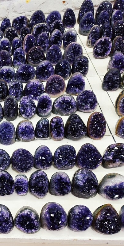 Lot 10kg Mini Cut base Amethyst QAA
