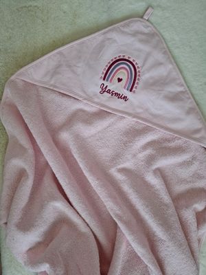 Kaputzenbadetuch XL individuell bestickt 100 x 100 cm Kaputzenbadetuch XL individuell bestickt 100 x 100 cm