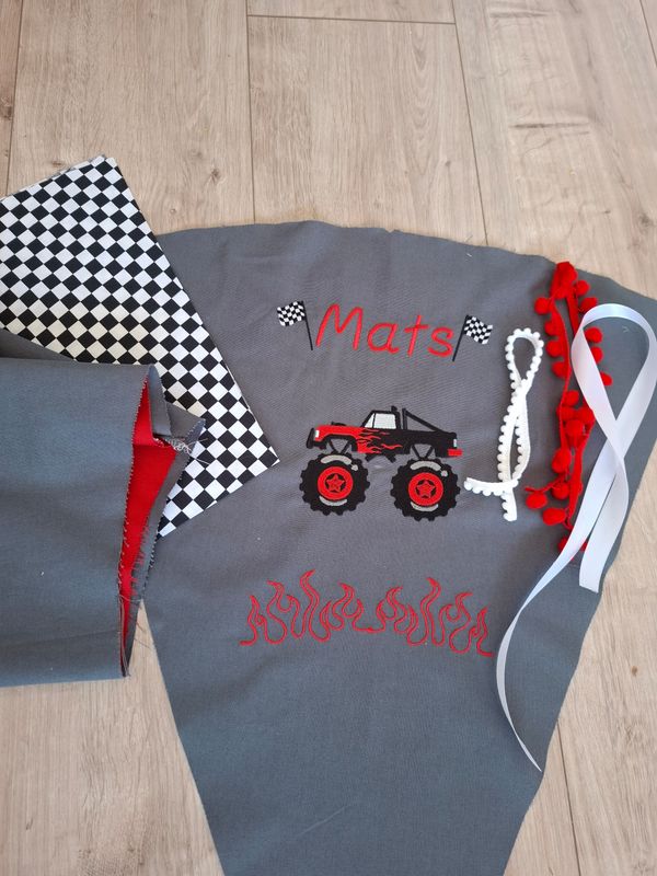 DIY Monstertruck Schultüte selber nähen mit besticktem Stoff & Wunschname