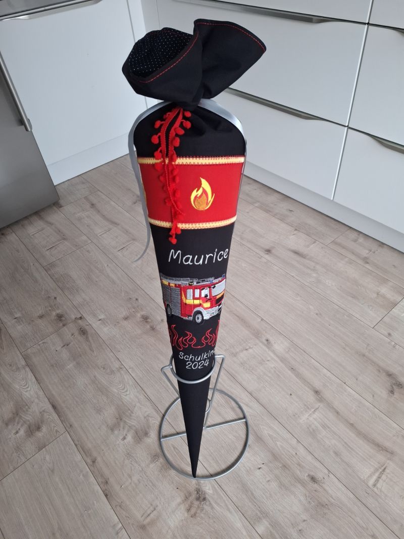Schultüte aus Stoff "Feuerwehr HLF" – Schwarz/Rot – 70cm
