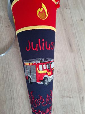 Schultüte aus Stoff  Feuerwehrauto HLF | Navy/Rot | 70cm