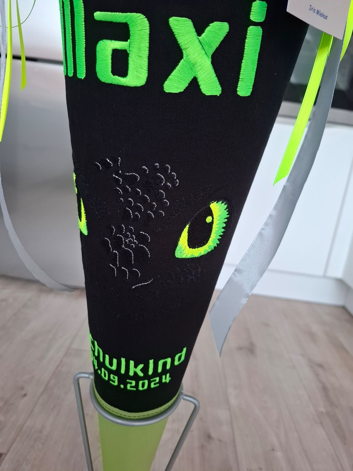 Schultüte aus Stoff "Drachenaugen" – Schwarz/Lime – 70cm