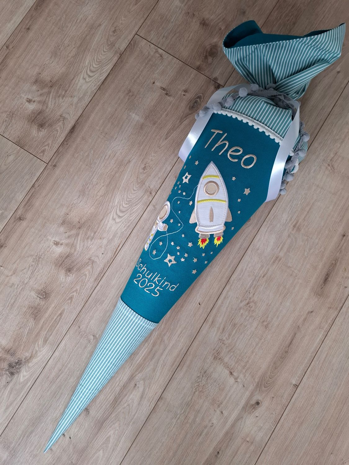Schultüte aus Stoff "Weltraum & Rakete" – Türkis/Beige – 70cm