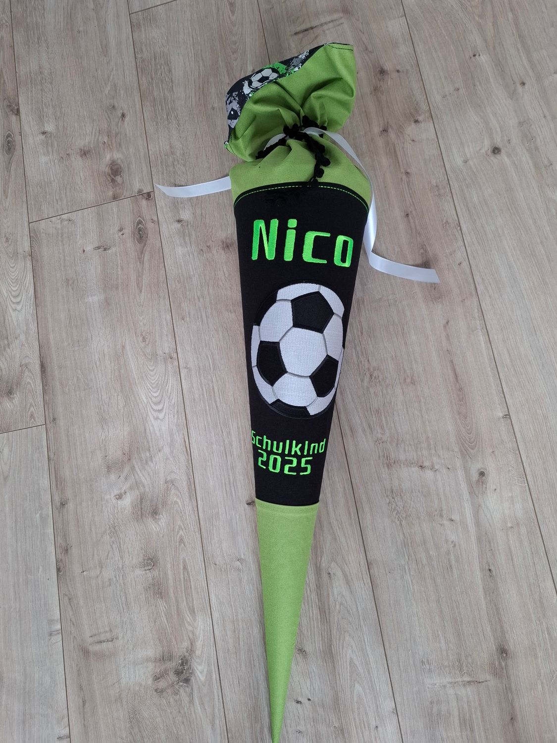 Schultüte aus Stoff Fußball schwarz - hellgrün