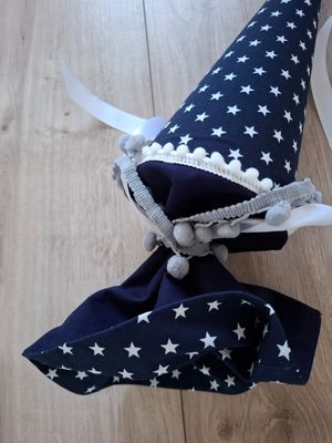 Schultüte aus Stoff "Sterne" – Sternchenstoff/Navy – 35 cm