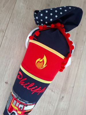 Schultüte aus Stoff Feuerwehrauto - HLF – Navy/rot – 70cm