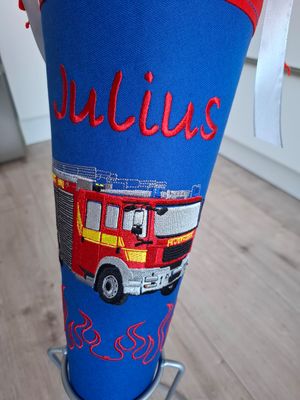 Schultüte aus Stoff Schultüte aus Stoff "Feuerwehr HLF" – Königsblau/Rot – 70cm