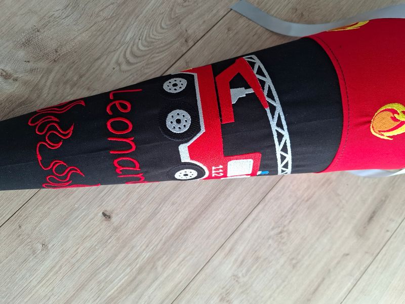 Schultüte aus Stoff Leiterwagen – Schwarz/Rot – 70cm
