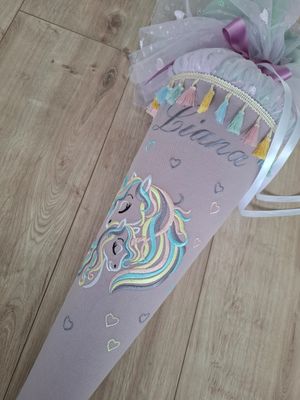 Schultüte aus Stoff Einhorn mit Kind – Mint/Flieder – 70cm Schultüte aus Stoff Einhorn mit Kind – Mint/Flieder – 70cm