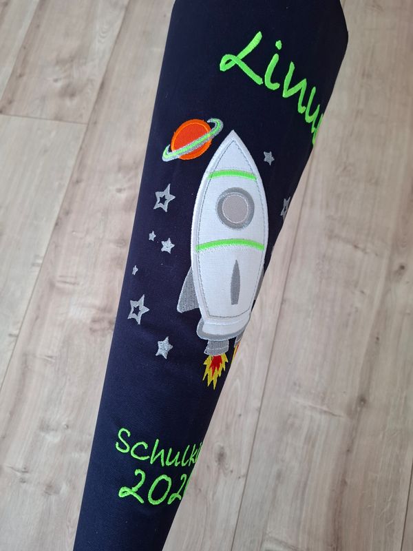 DIY Rakete bestickt mit Wunschname selber nähen