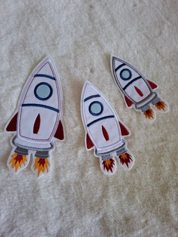 Rakete Patch zum Aufbügeln – Dunkelblau mit rot