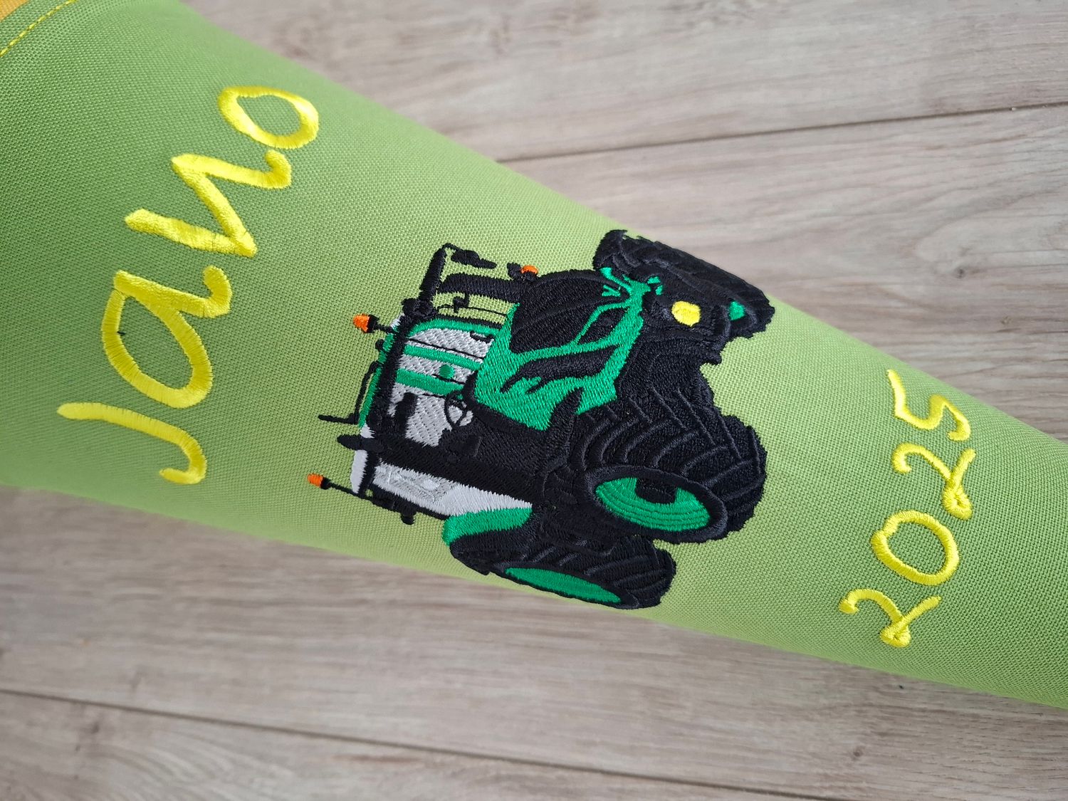 Schultüte aus Stoff "Traktor" –Hellgrün/Gelb – 70cm