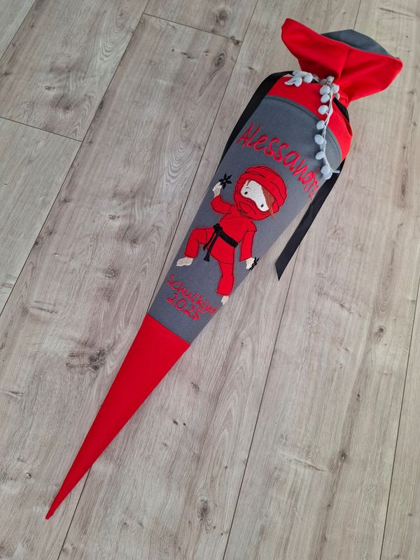 Schultüte aus Stoff "Ninja mit Sternen" – Grau/Rot – 70cm