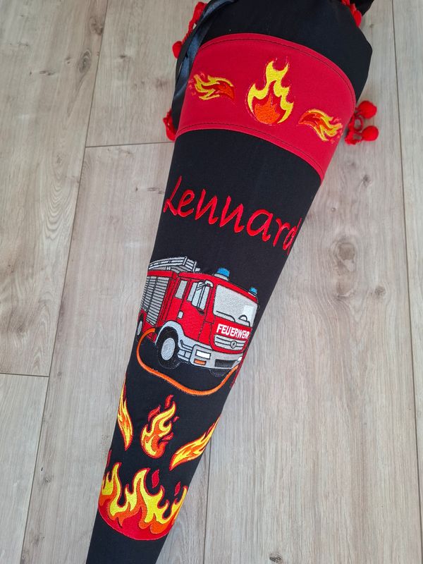 Feuerwehr-Schultüte aus Stoff | personalisiert | mit Name | Einschulung 2026