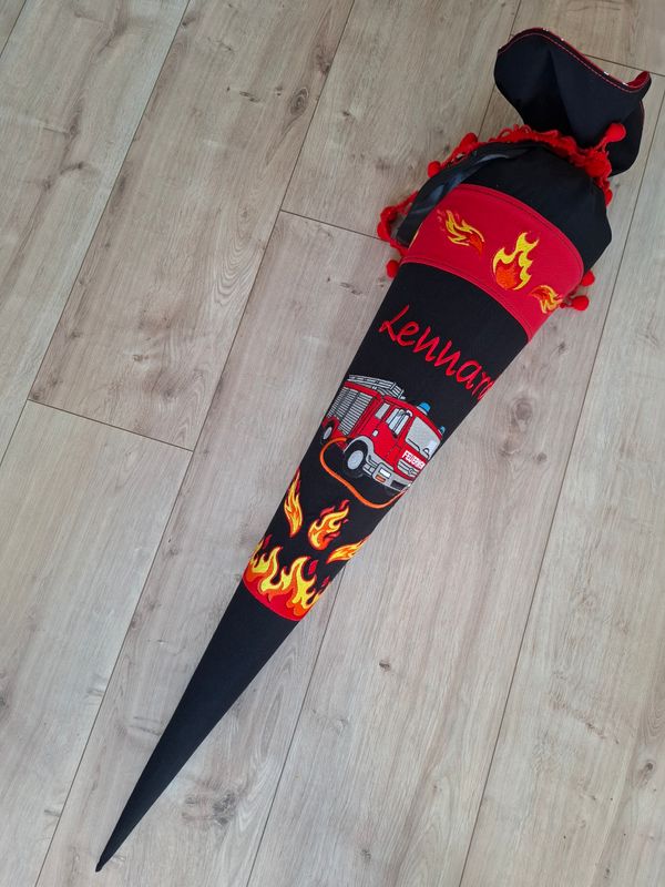 Feuerwehr-Schultüte aus Stoff | personalisiert | mit Name | Einschulung 2026