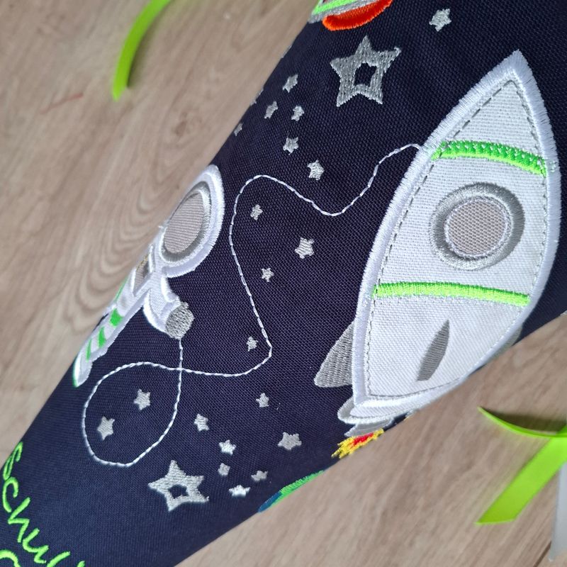 Schultüte aus Stoff - Astronaut & Rakete – Navy / neongrün