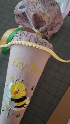 Kleine Schultüte Biene mit Namen – 35 cm | Liebfrech