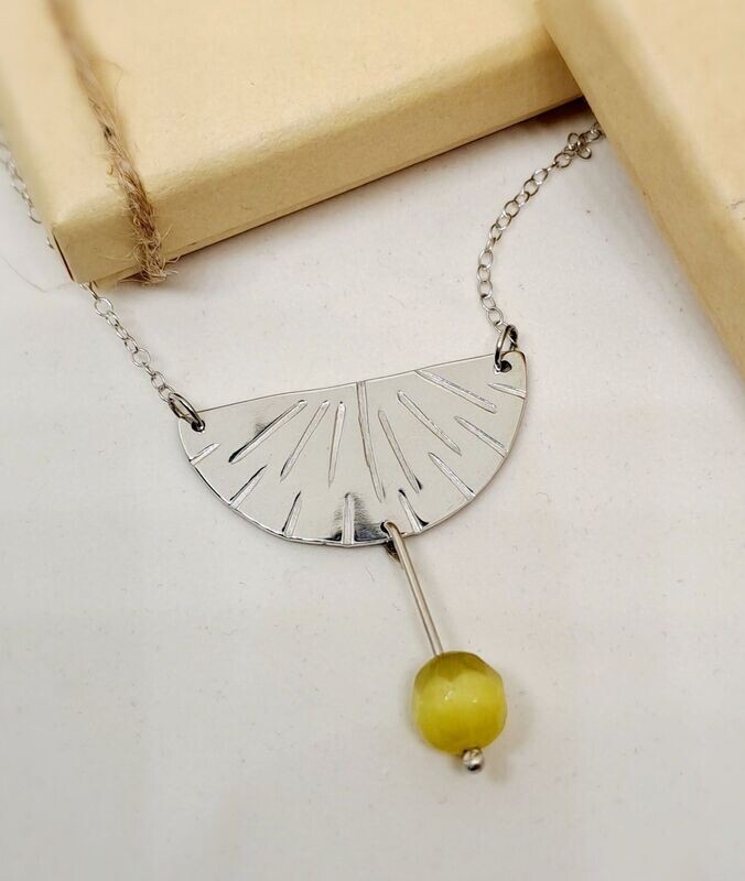 FAN PENDANT WITH BEAD
