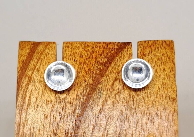 DOMED STUD 