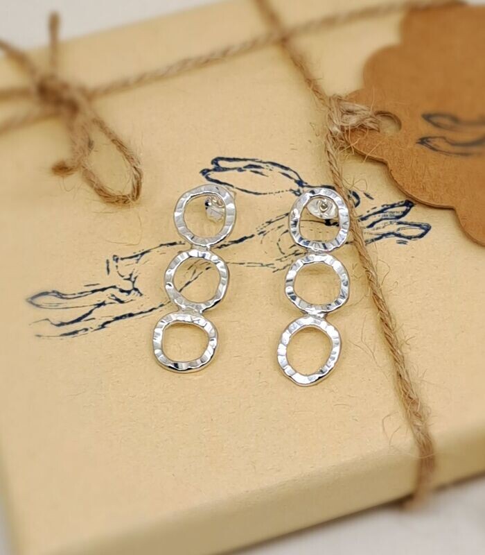 THREE CIRCLE EARRINGS