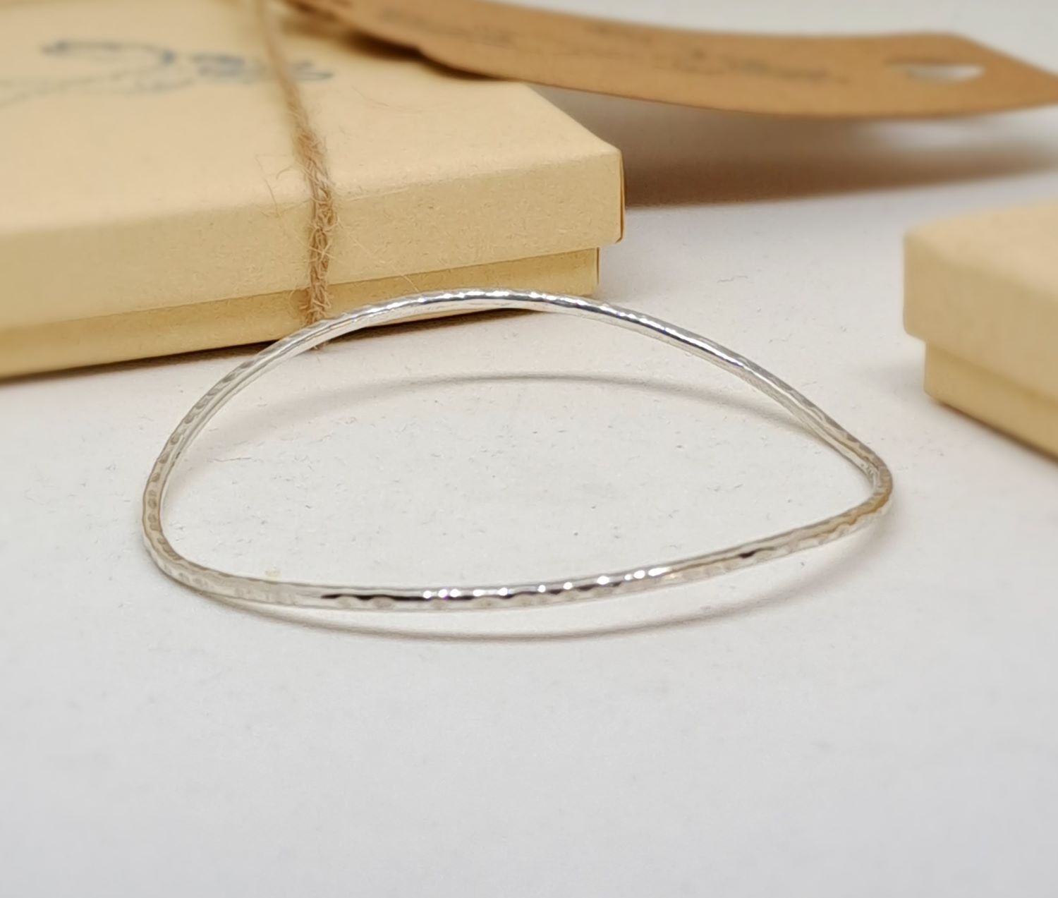 TEXTURED WAVY STACKING