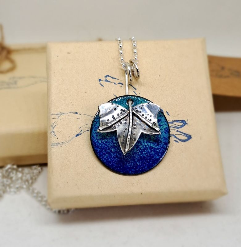 ENAMELLED WITH IVY