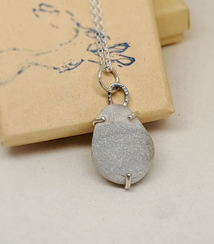 PEBBLE PENDANT