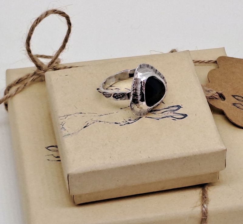 PIETERSITE TRIANGLE RING