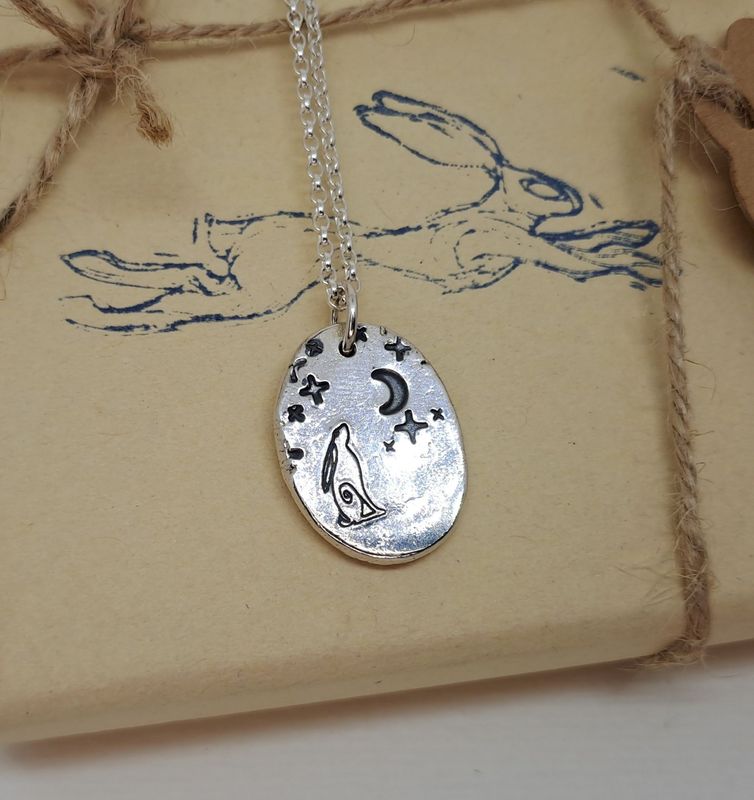 HARE GAZING PENDANT