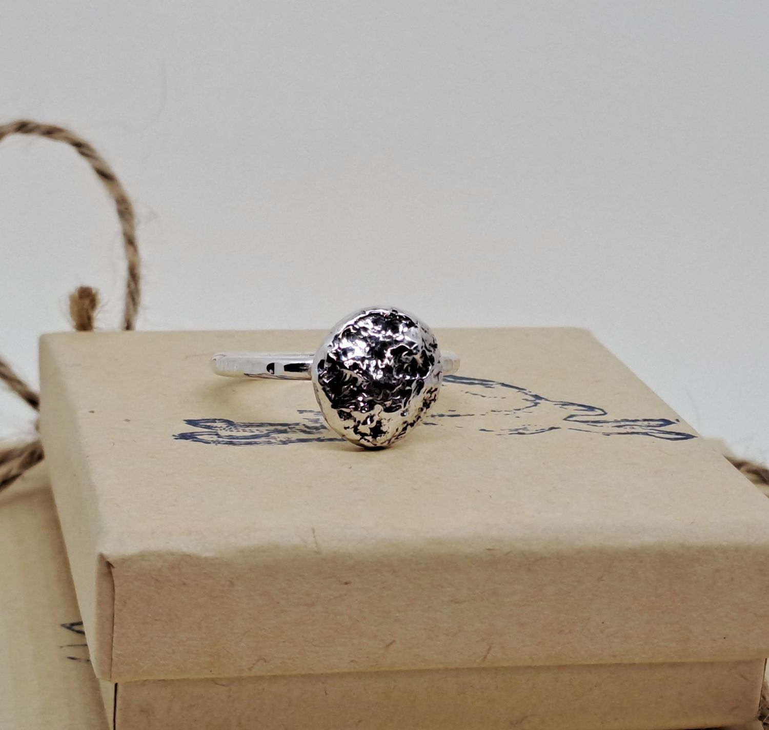 RETICULATED RING