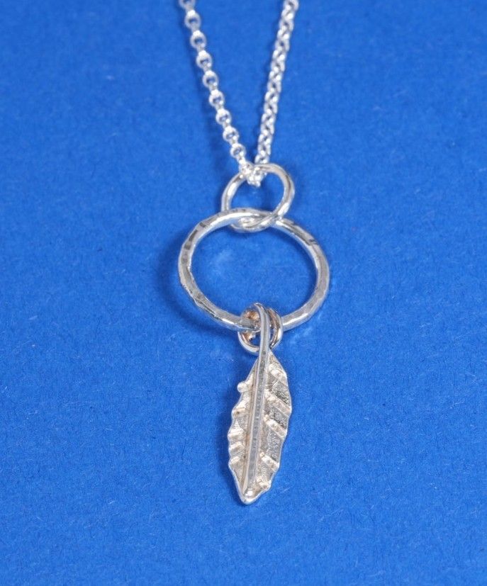 SMALL LEAF PENDANT