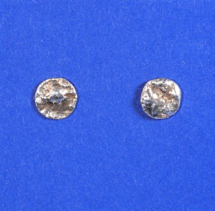 RETICULATED STUDS