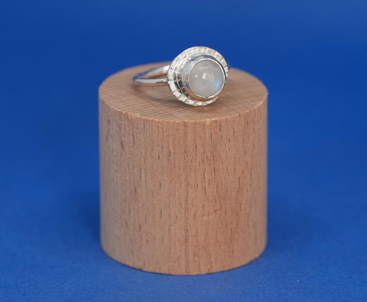 MOONSTONE RING