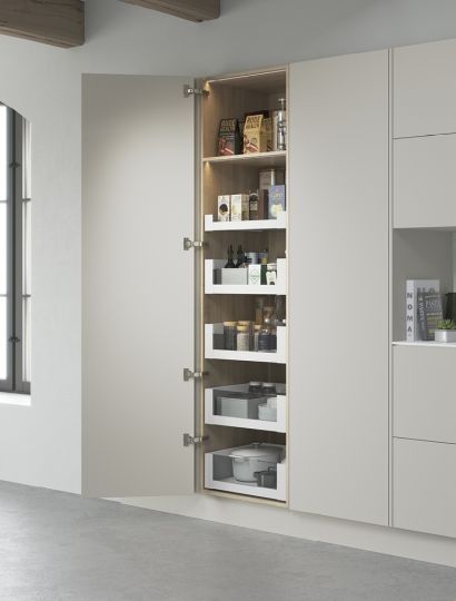 LEGRABOX SPACE TOWER larder in Silk white matt with clear glass