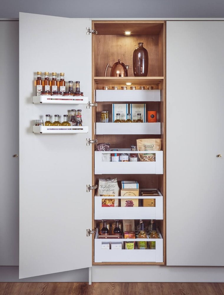 Space Tower Pantry pull-out larder in white