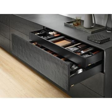 Internal pre-assembled LEGRABOX, 450mm depth, 450mm width, M height, MFC back